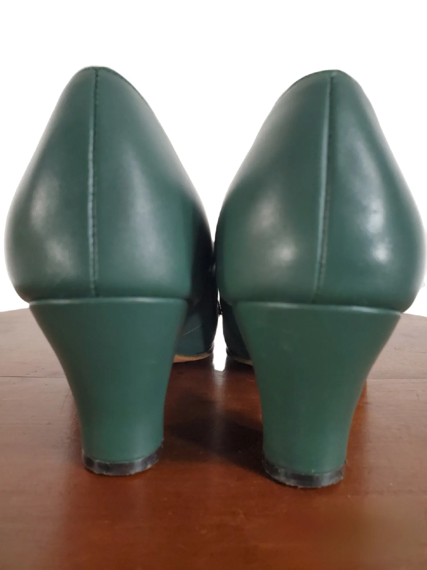 American Duchess Hazel Pumps in Green - Size 7