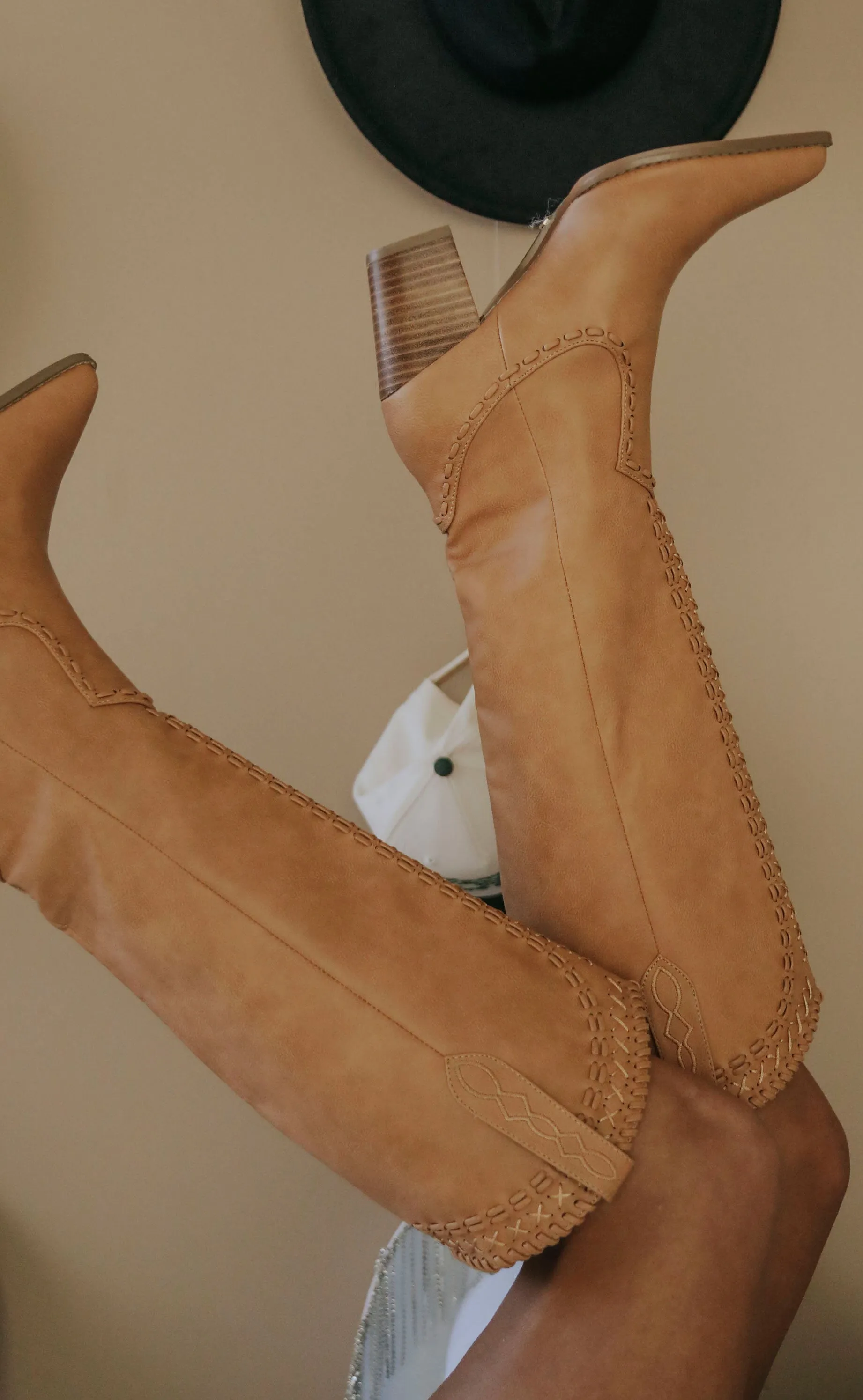 billini: finley boot - camel