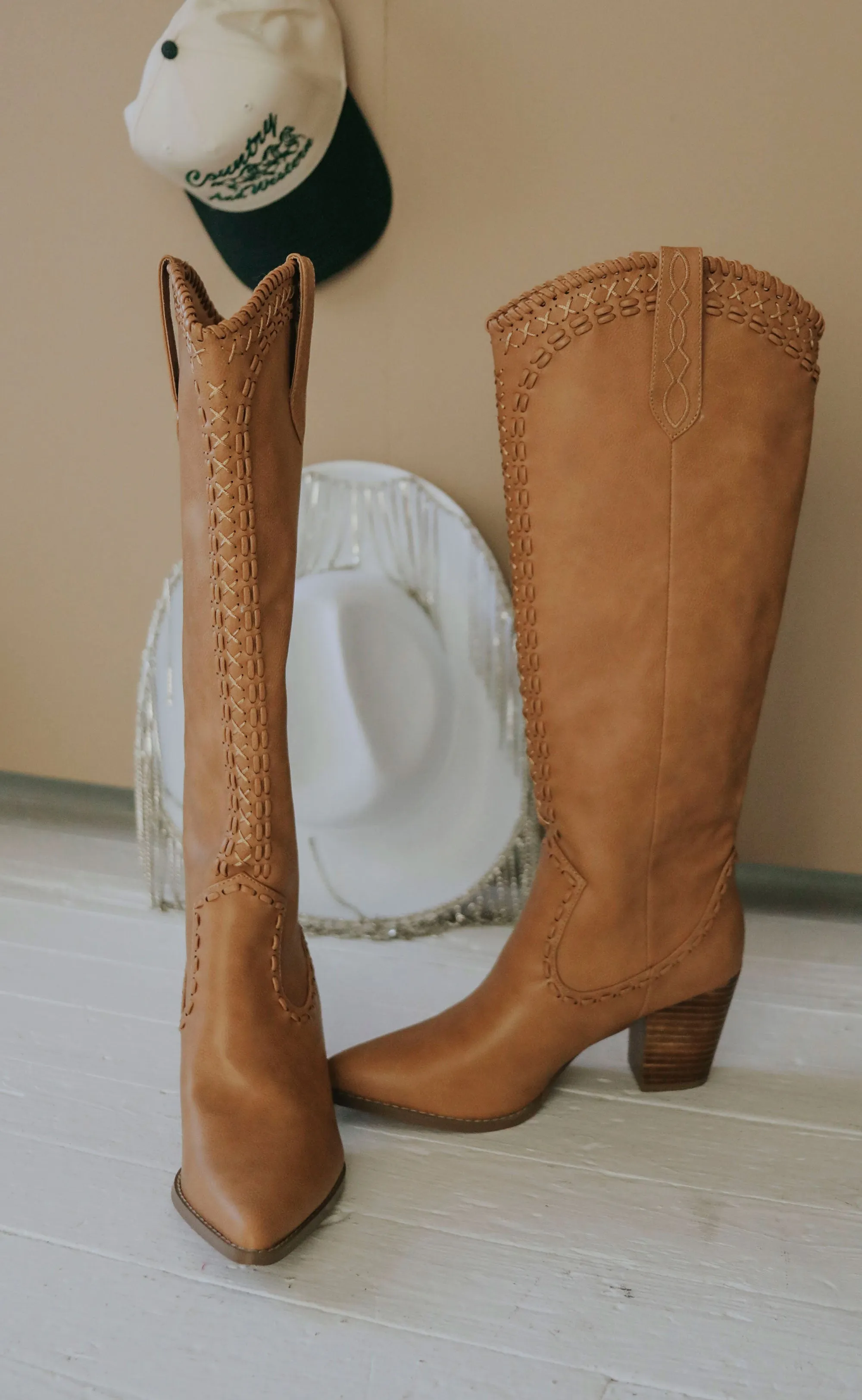 billini: finley boot - camel