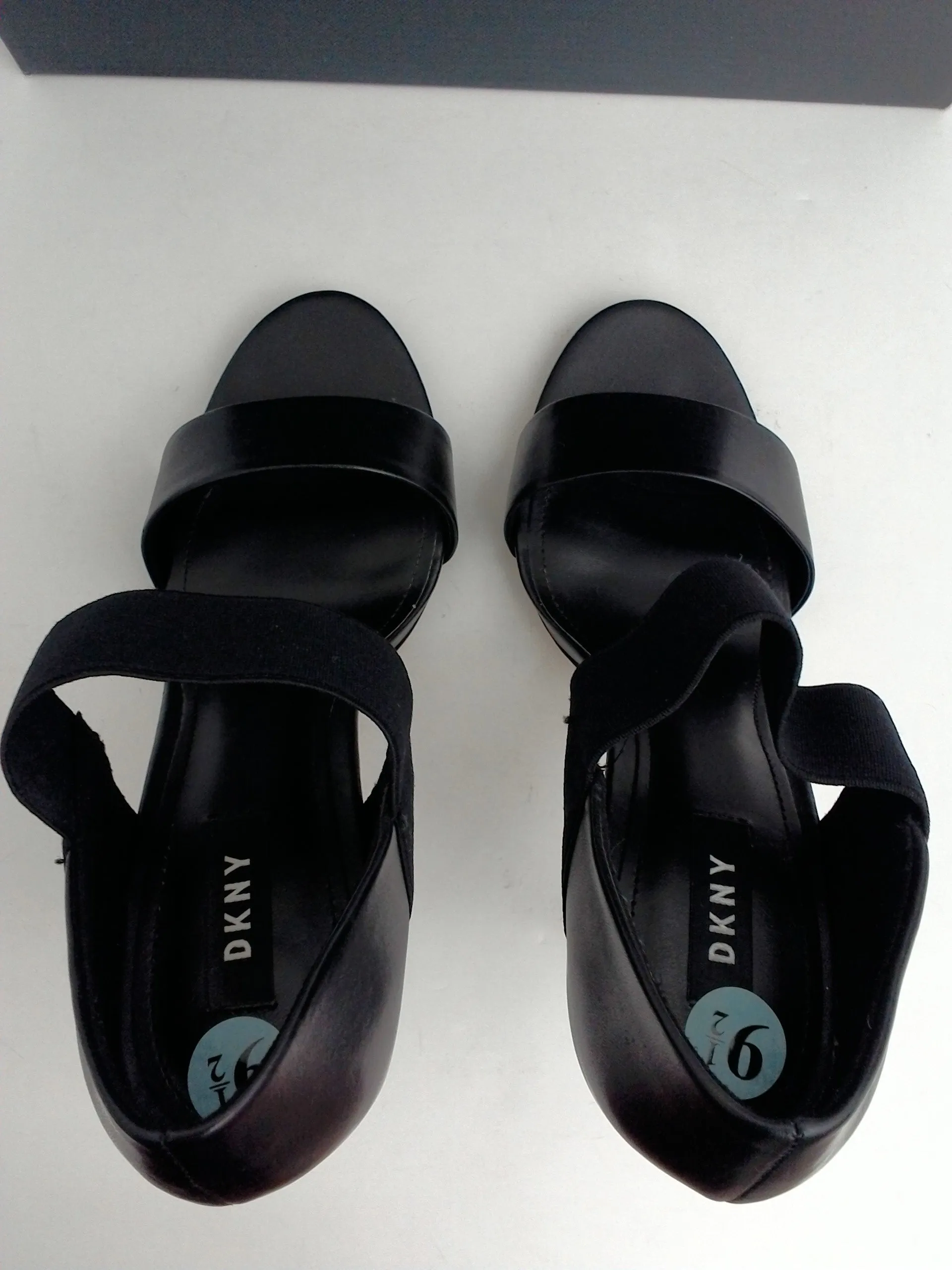 DKNY Women's Iva Black Leather Sandal Size 9.5