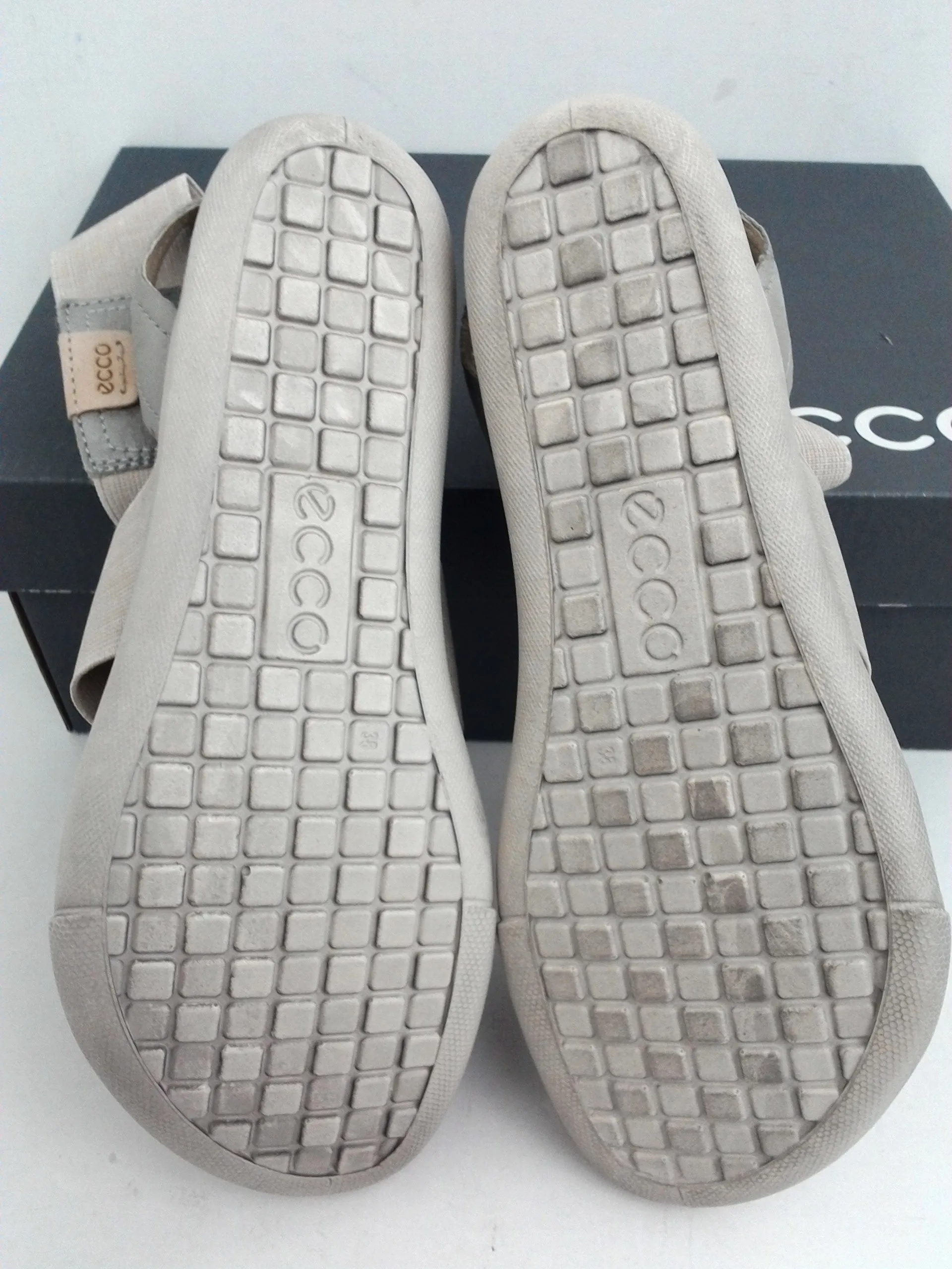 Ecco Women's Gravel Powder Sandals Size 38