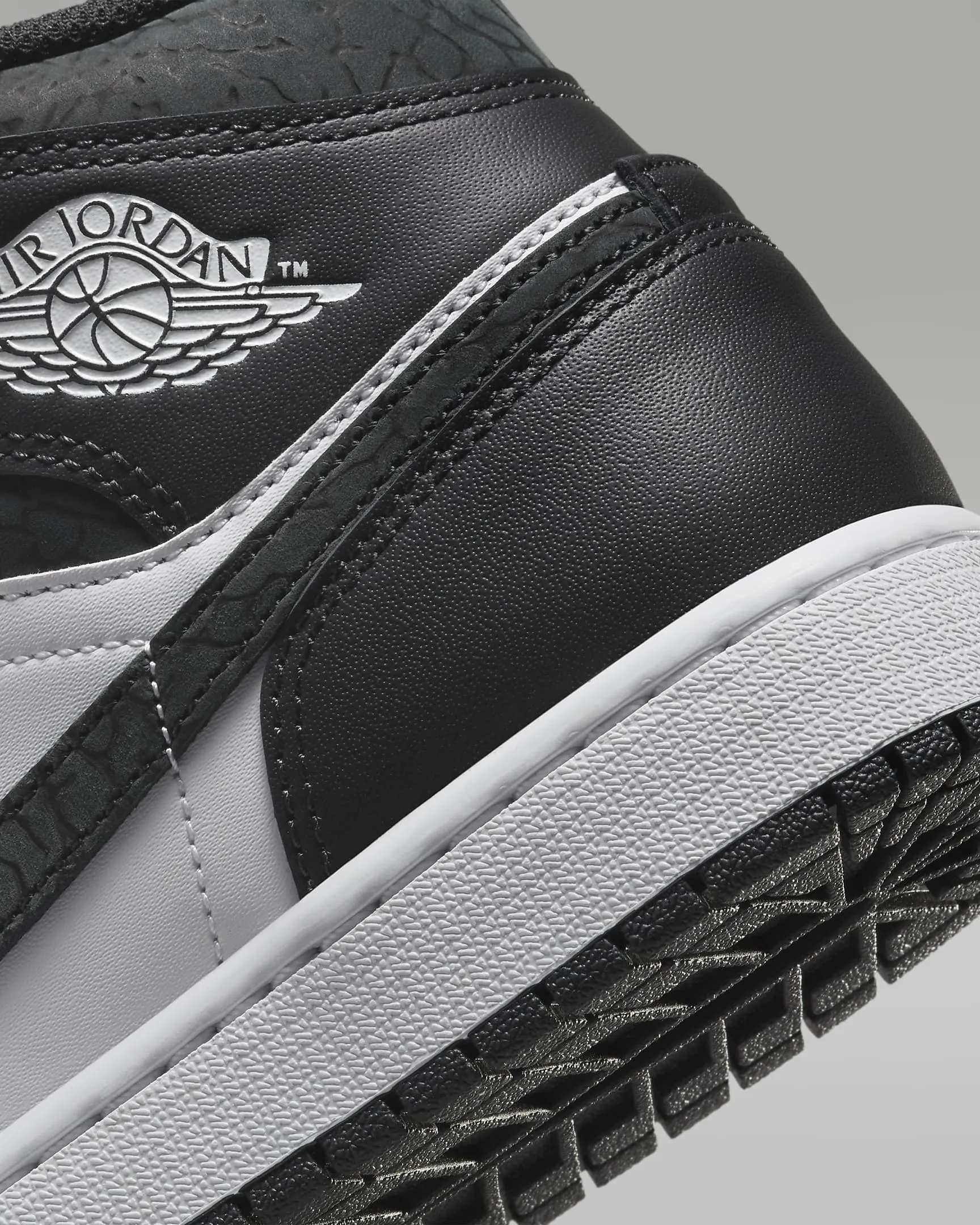 Jordan Retro 1’s Mid Panda Elephant Men